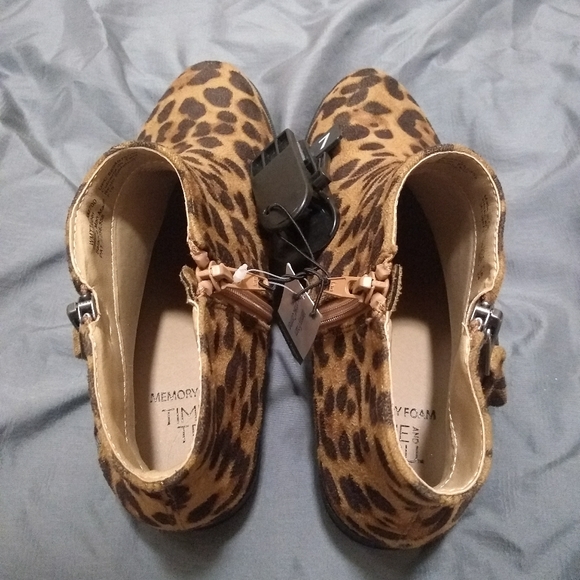 NWT Faux Leopard Print Ankle Boots - Picture 4 of 10